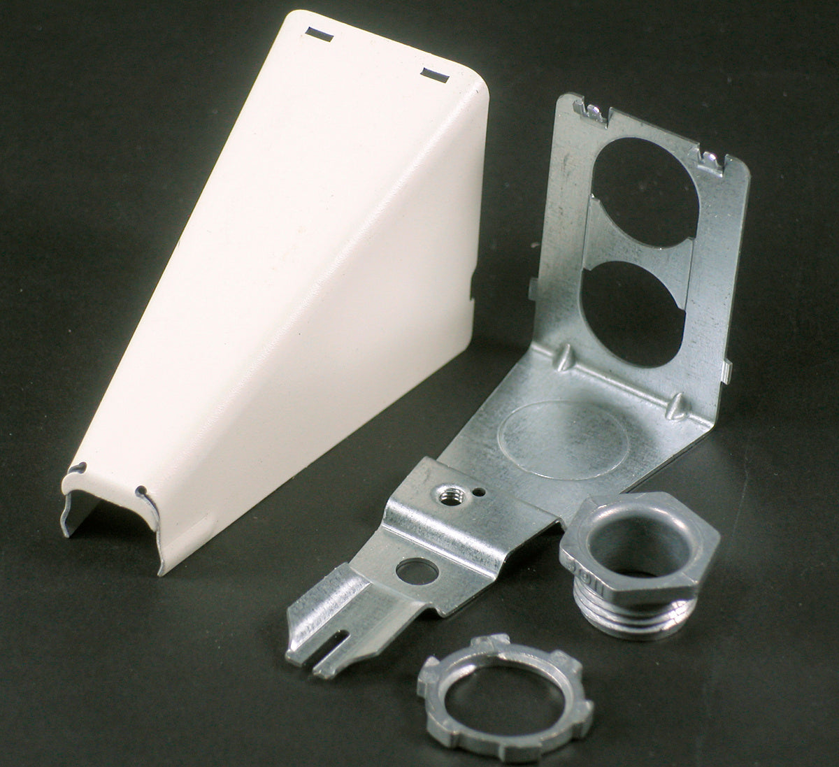 V5786 - Wiremold - V5786 Adjustable Offset Connector Fitting in Ivory