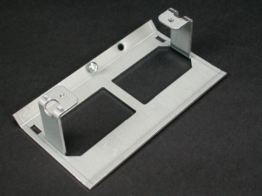 G3007C - Wiremold - G3007C 3000 Device Bracket Fitting