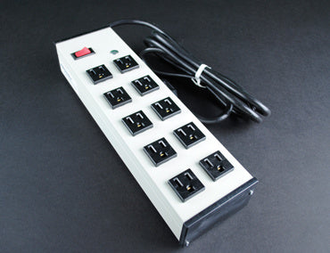 UL210BC - Wiremold - UL210BC PlugIn Outlet Center Unit