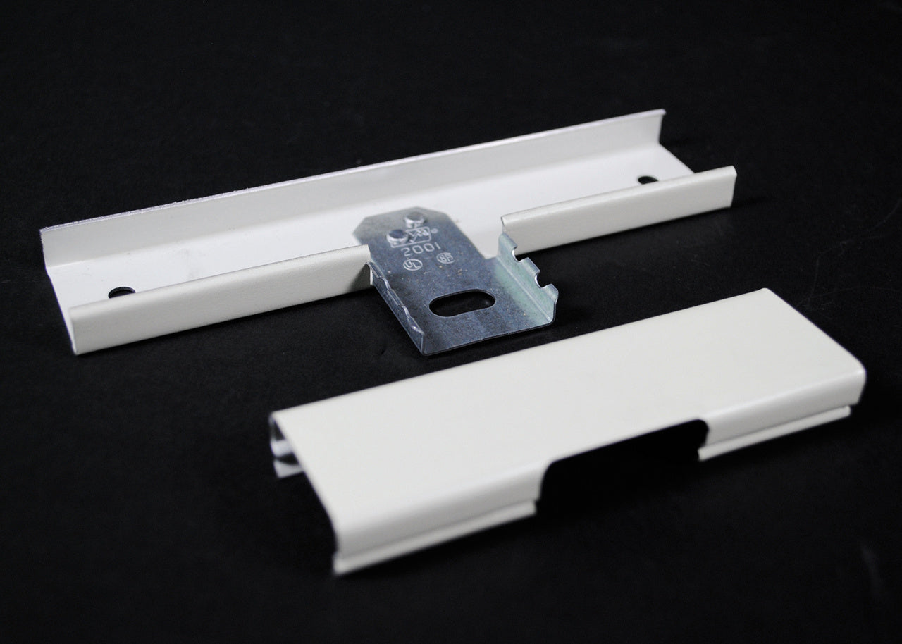 WH2015 - Wiremold - WH2015 2000 Tee Fitting in White