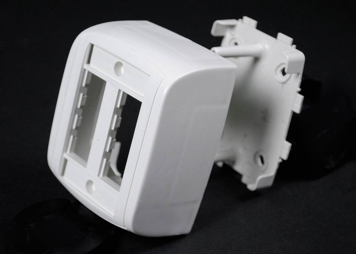 PBB4TJV - Wiremold - PBB4TJV Eclipse Bezel Data Box Fitting in Ivory