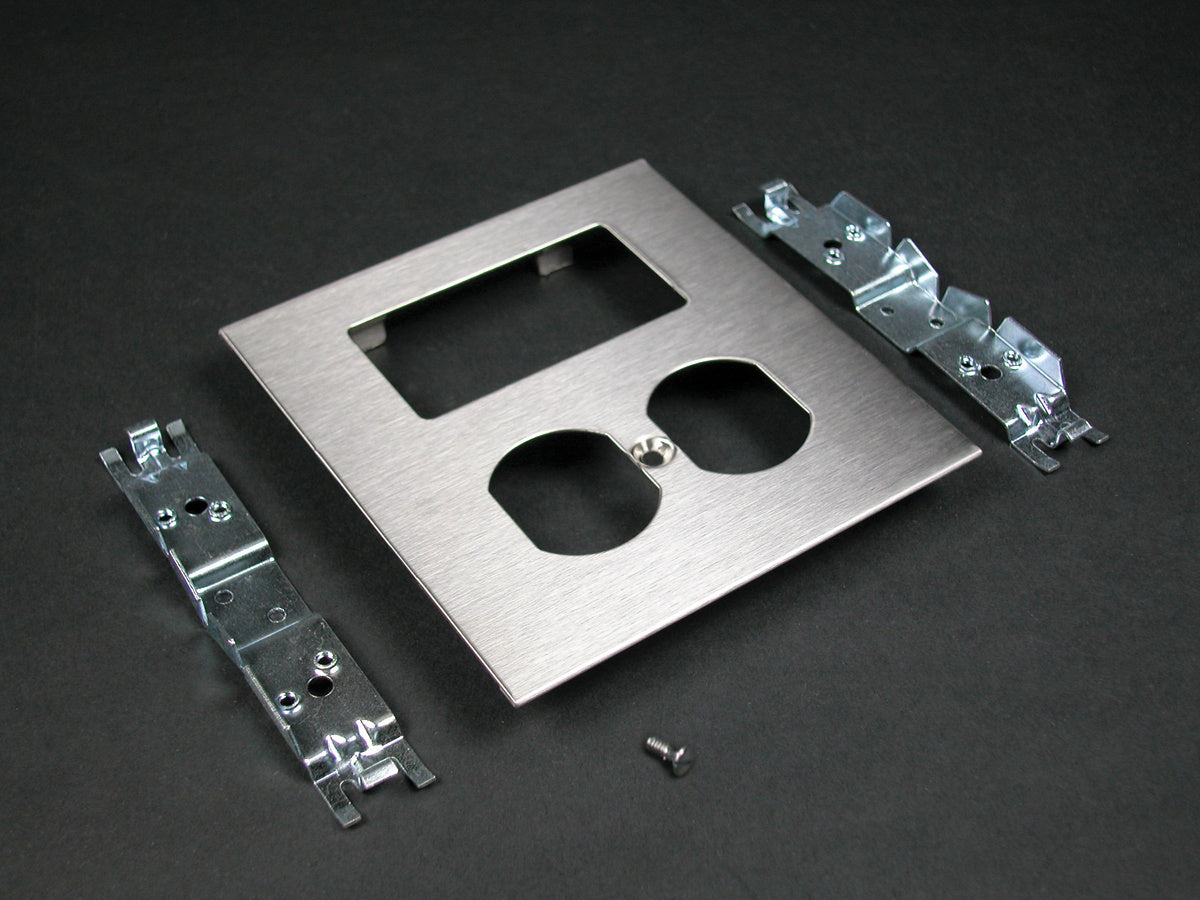 S4048BF - Wiremold - S4048BF Duplex Receptacle Device Cover With Modular Furniture Opening