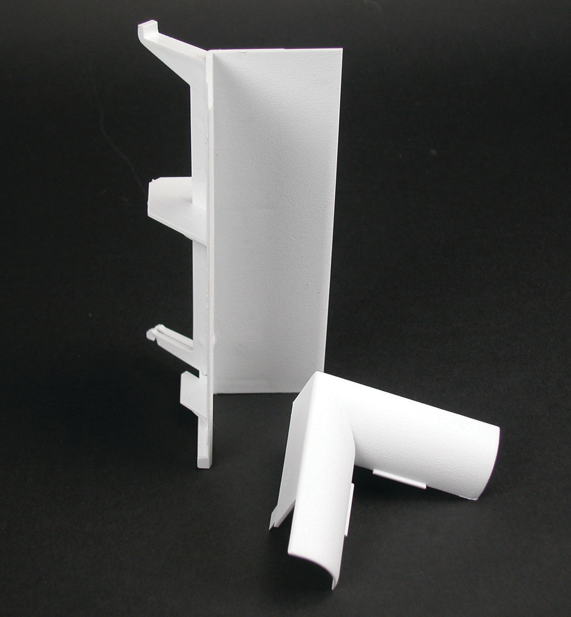 5017CBK - Wiremold - 5017CBK Access 5000 Internal Elbow Cover in Black