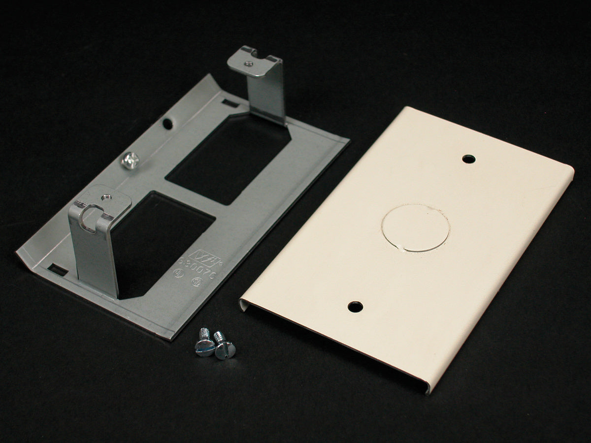 V3036HE - Wiremold - V3036HE 3000 Blank Cover Fitting in Ivory
