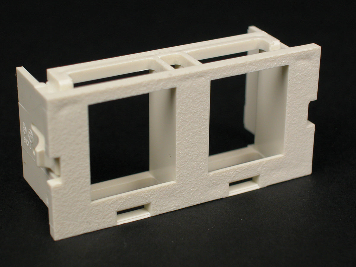 CM2-U2KEYA-WH - Wiremold - CM2U2KEYAWH CM 2A Dual Flushmount Unloaded Keystone Module in White