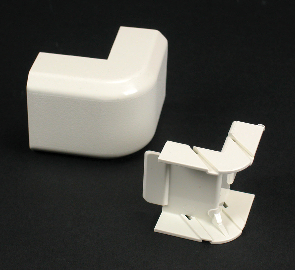 NM2018 - Wiremold - NM2018 External Elbow Fitting