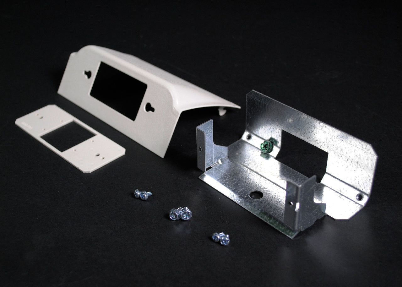 DSDWNU-DV - Wiremold - DSDWNUDV Downward Device Plate Fitting in Fog White