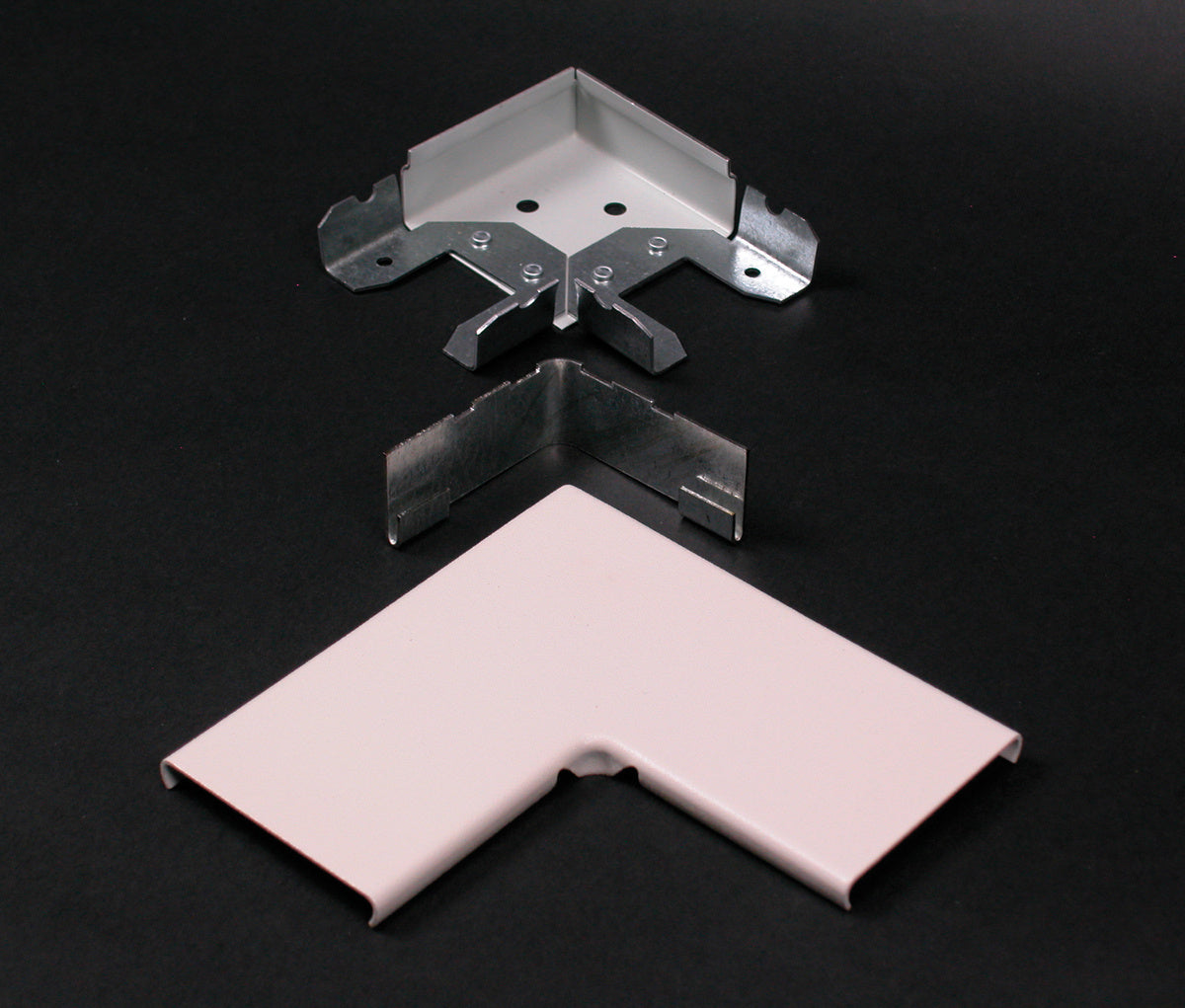 2411D-FW - Wiremold - 2411DFW 2400D Divided Flat Elbow Fitting in Fog White