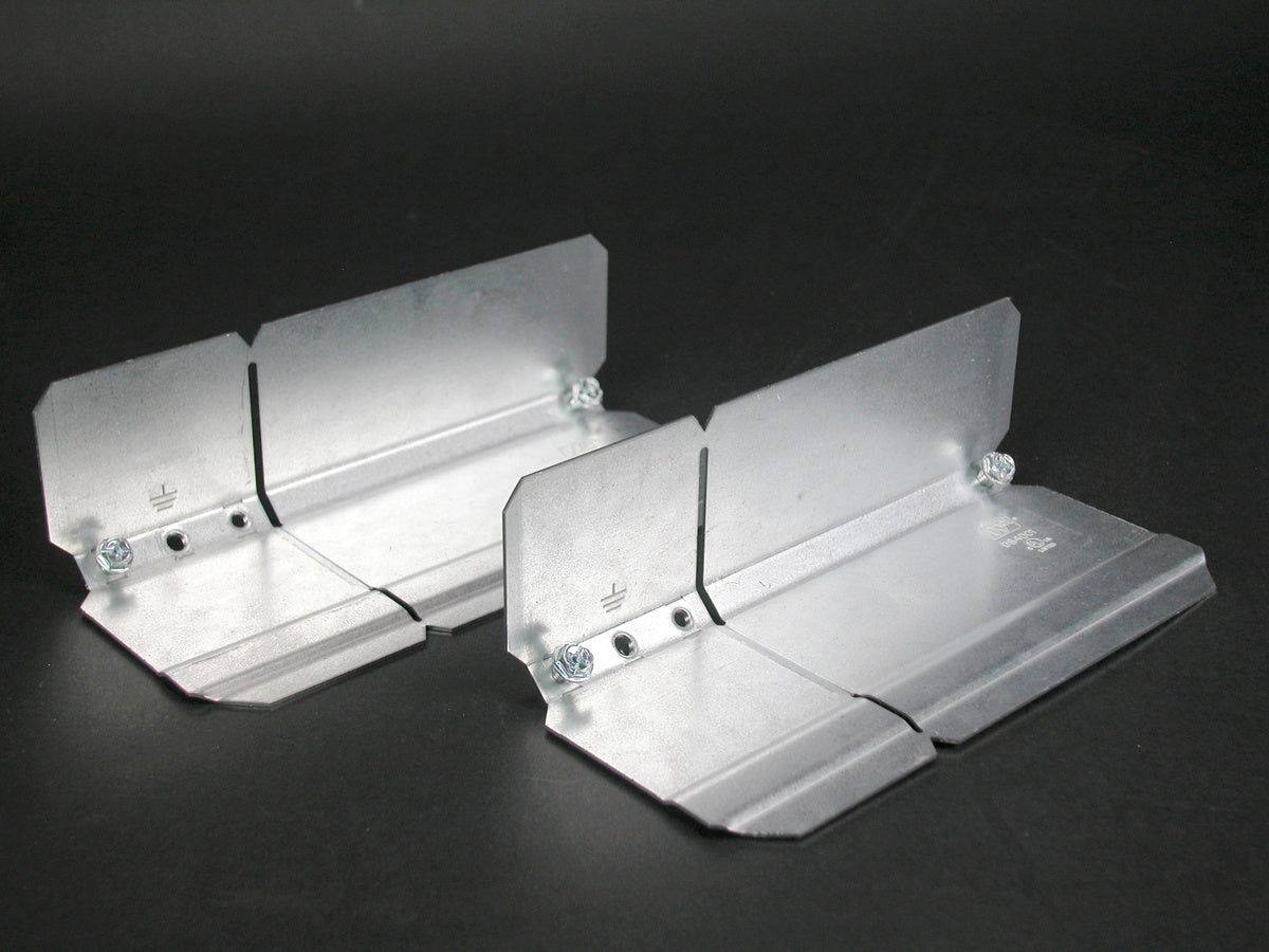 DS4001 - Wiremold - DS4001 AdjusttoFit Coupling Fitting