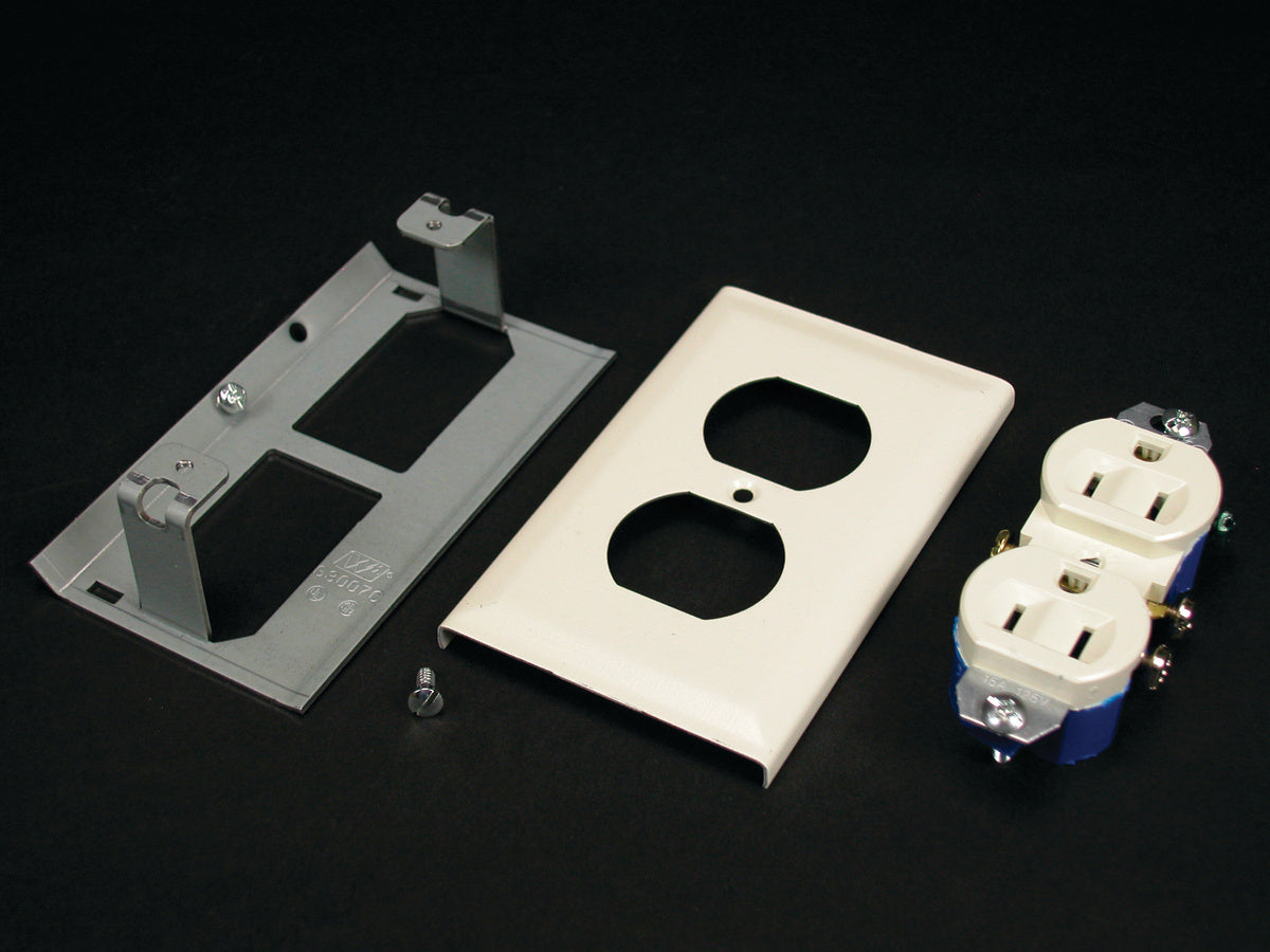 G3043GE - Wiremold - G3043GE 3000 Duplex Grounding Receptacle Cover Fitting in Gray