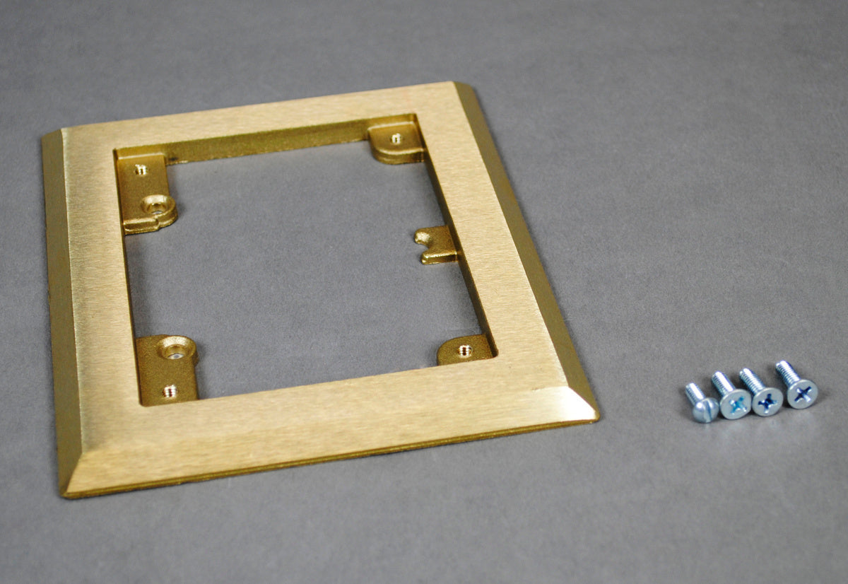 S124B - Wiremold - S124B Source I Carpet Flange