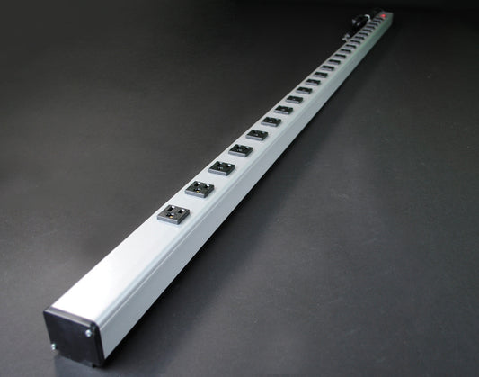 UL2065BC - Wiremold - UL2065BC PlugIn Outlet Center Unit