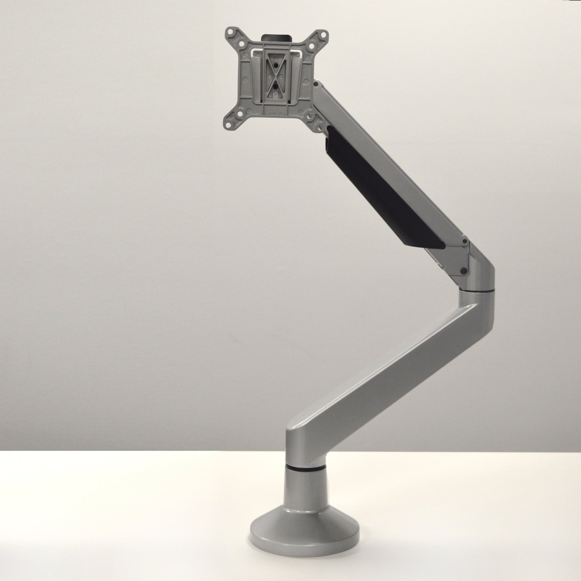 LH-VLAMA - Middle Atlantic - LundHalsey Visionline and x Type Monitor Arm