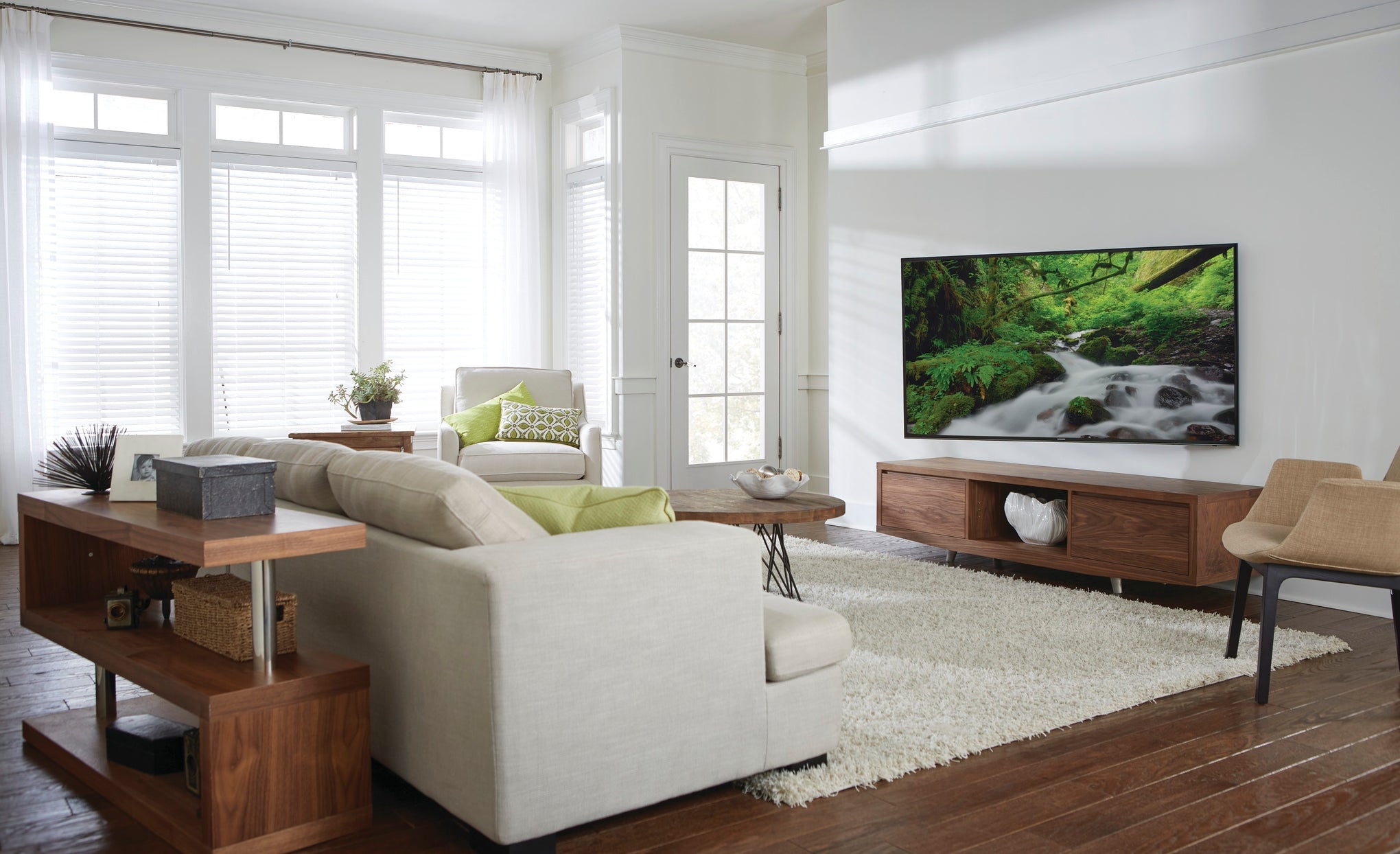 VLF613-B1 - Sanus - Super Slim FullMotion Mount For 40 80 flatpanel TVs up 125 lbs